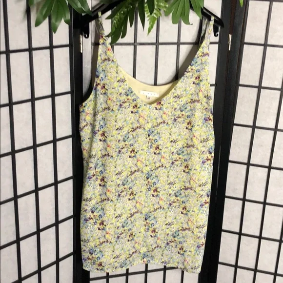CABI SCATTER PRINT FLORAL CAMI Sz L - Picture 4 of 10